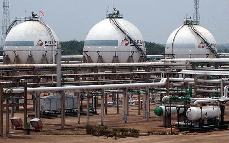 Se dispara robo de gas LP en Pemex 337% en 6 años  !$8 mil millones sólo en 2025¡
