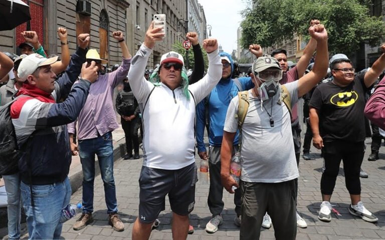 Maestros de la CNTE bloquearán televisoras en CDMX, acusan campaña de desprestigio
