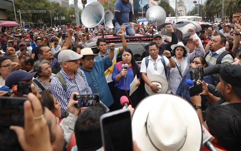 Gobierno y la CNTE se declaran la guerra; van por toma de Reforma y más caos