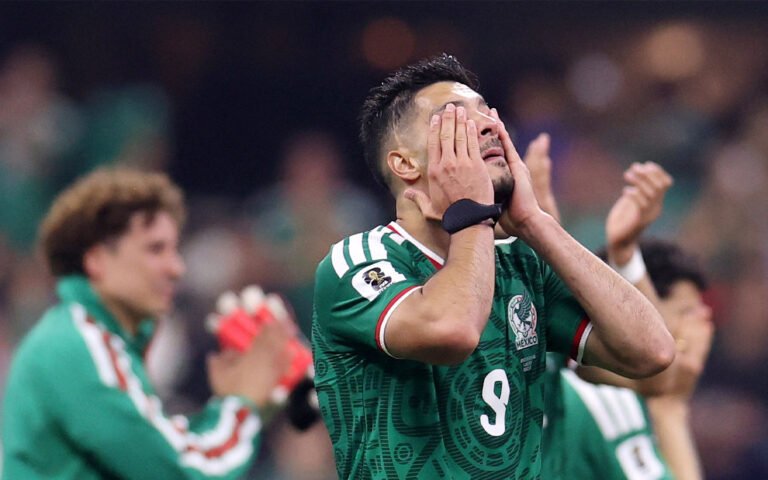 México queda fuera del mundial de futbol; Inglaterra apaga el sueño del Tri