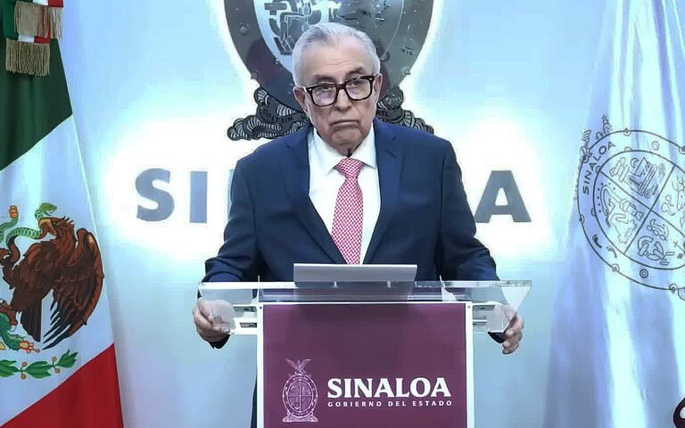 Rocha Moya regresa a gubernatura de Sinaloa con todo y acusación de narcoterrorismo de EEUU