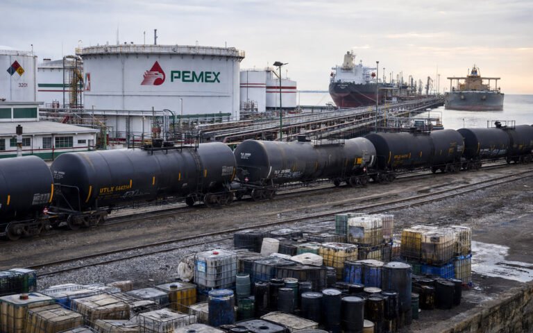 Huachicol nos cuesta más de 9 mil millones cada trimestre solo en Pemex